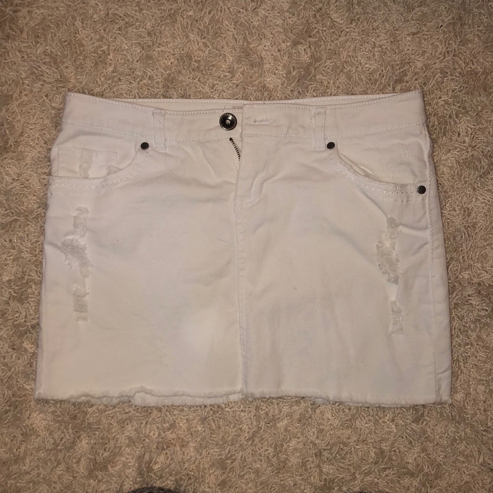 white jean skirt!
